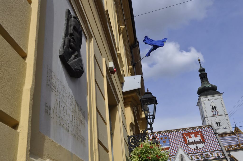 2009_10_13_croatia_zagreb_just_south_of_st_marks_square_5.jpg (large)