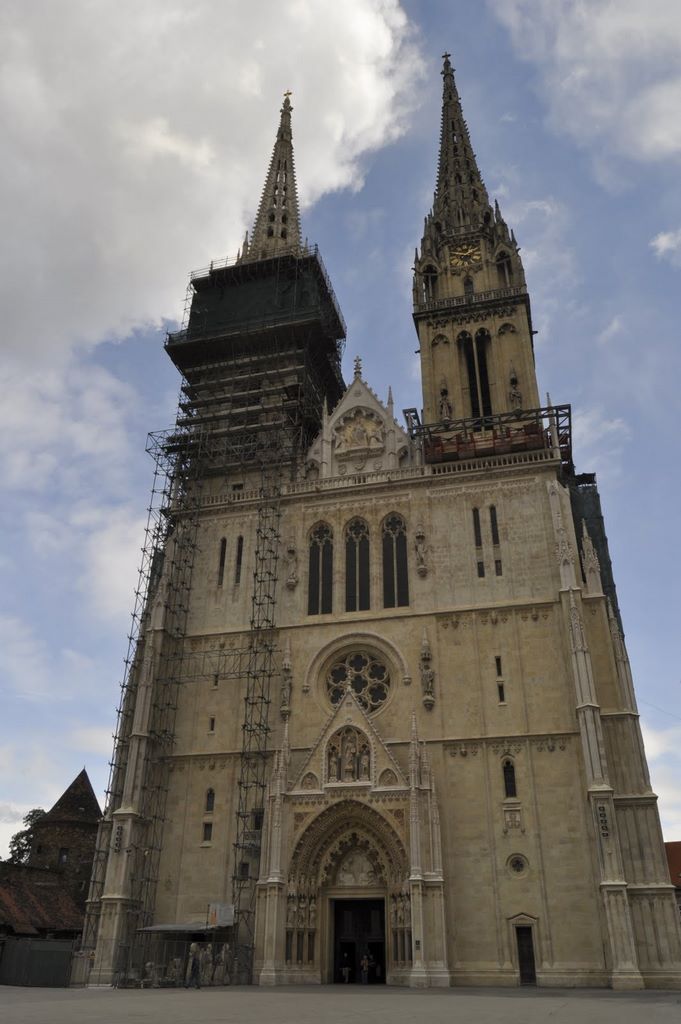 2009_10_13_croatia_zagreb_kaptol_st_stephen_cathedral_1.jpg (large)