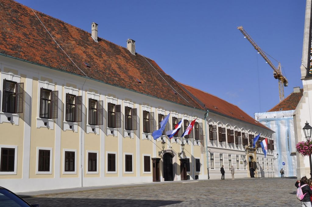 2009_10_13_croatia_zagreb_st_mark_square_6.jpg (large)