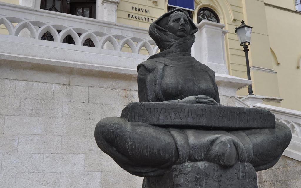 2009_10_13_croatia_zagreb_university_mestrovic_history_of_croatia_6.jpg (large)