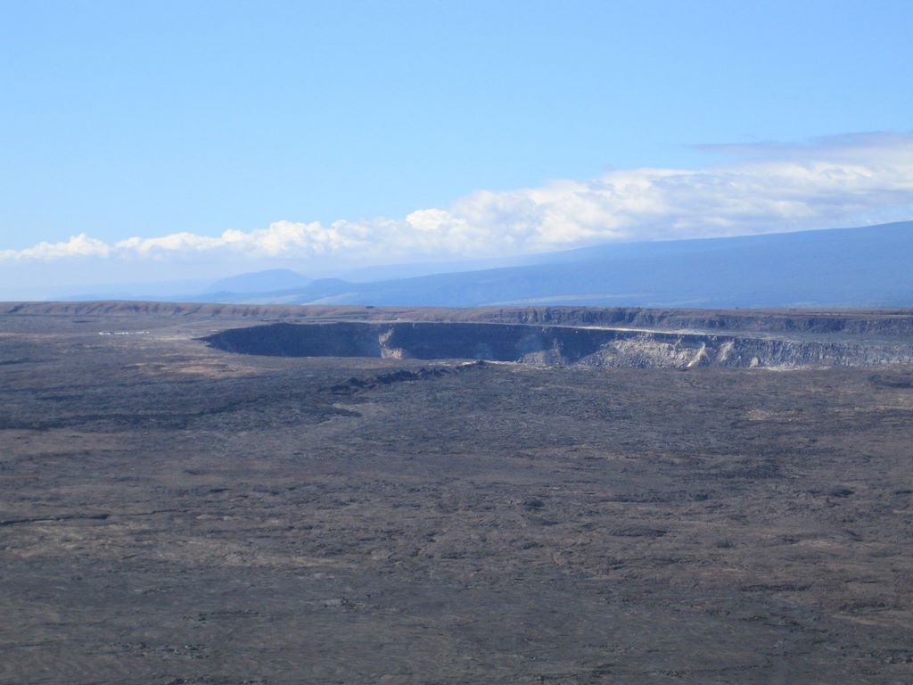 20070114_hawaii_big_island_volcano_021__halemaumuau_crater_2.jpg (large)