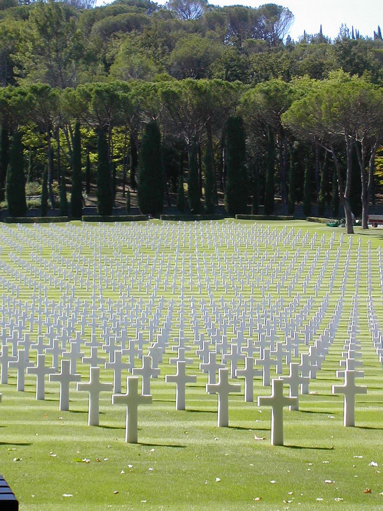 2003sept3_amer_cemetary_001.jpg (large)