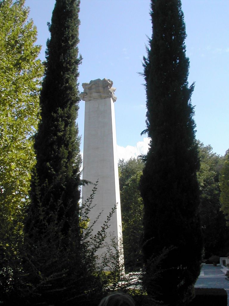 2003sept3_amer_cemetary_008.jpg (large)