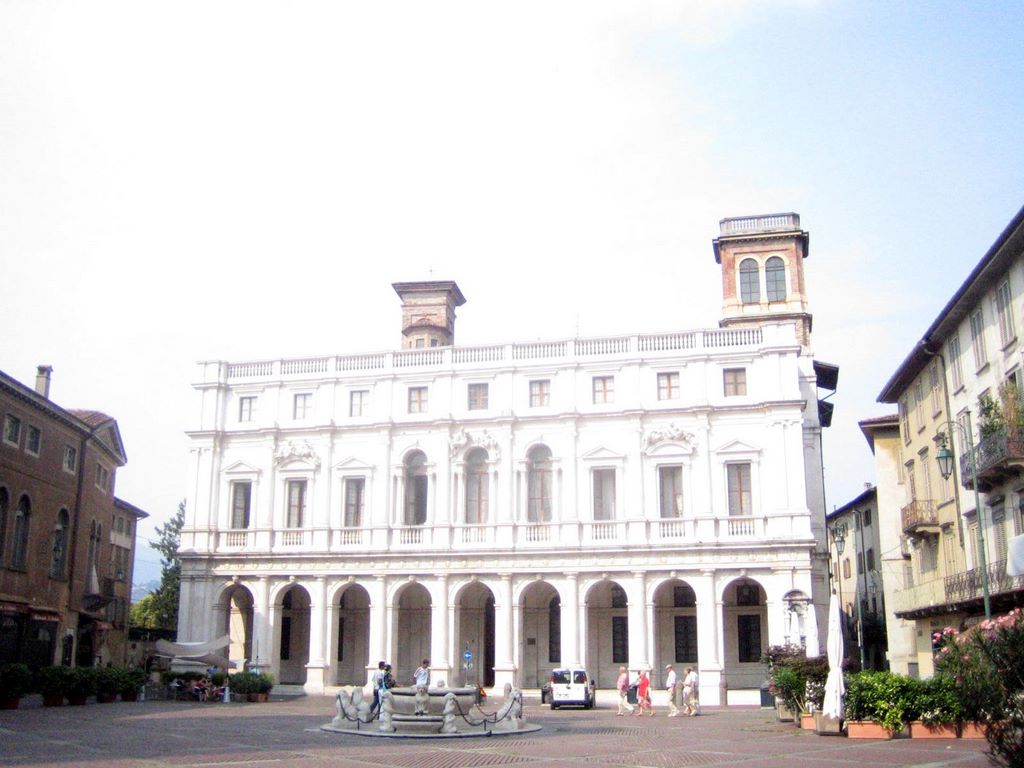 20060725_bergamo_135_palazzo_scamozziano.jpg (large)