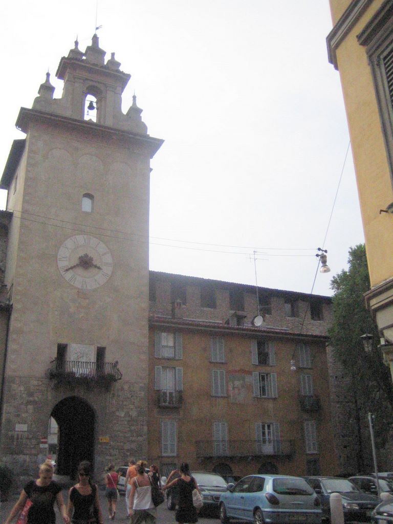 20060725_bergamo_259_piazza_mascheroni.jpg (large)