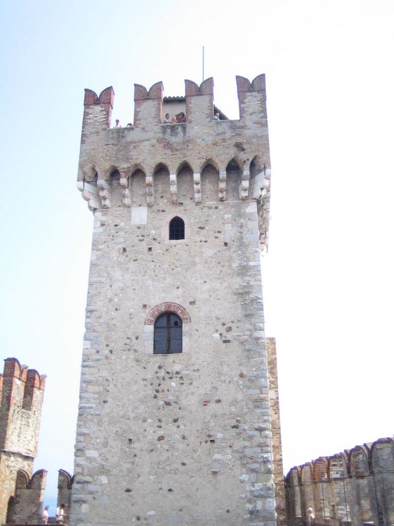 20060725_sirmione_032_scaligera_rocca.jpg (large)