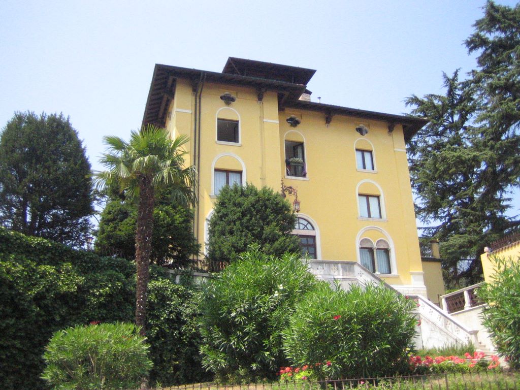 20060725_sirmione_064_maria_callas_house_in_1950s.jpg (large)