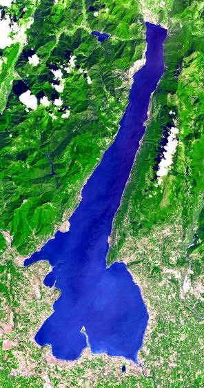 lake_garda_from_space_from_nasa.jpg (large)