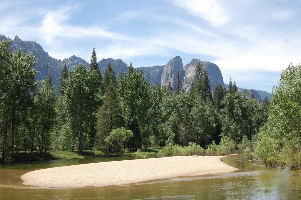 2008_06_03_ca_yosemite_sentinel_beach_area_from_road_area_load_6_3_2008_12_32_39_pm.jpg (large)