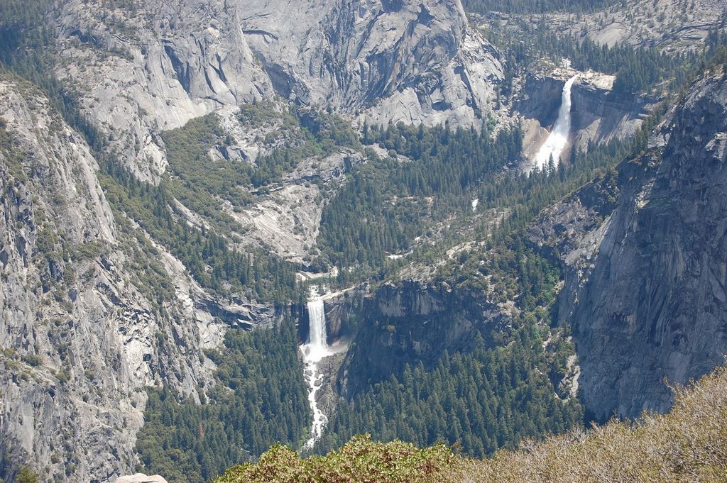 2008_06_04_ca_yosemite_washburn_point_vernal_and_nevada_falls_load.jpg (large)