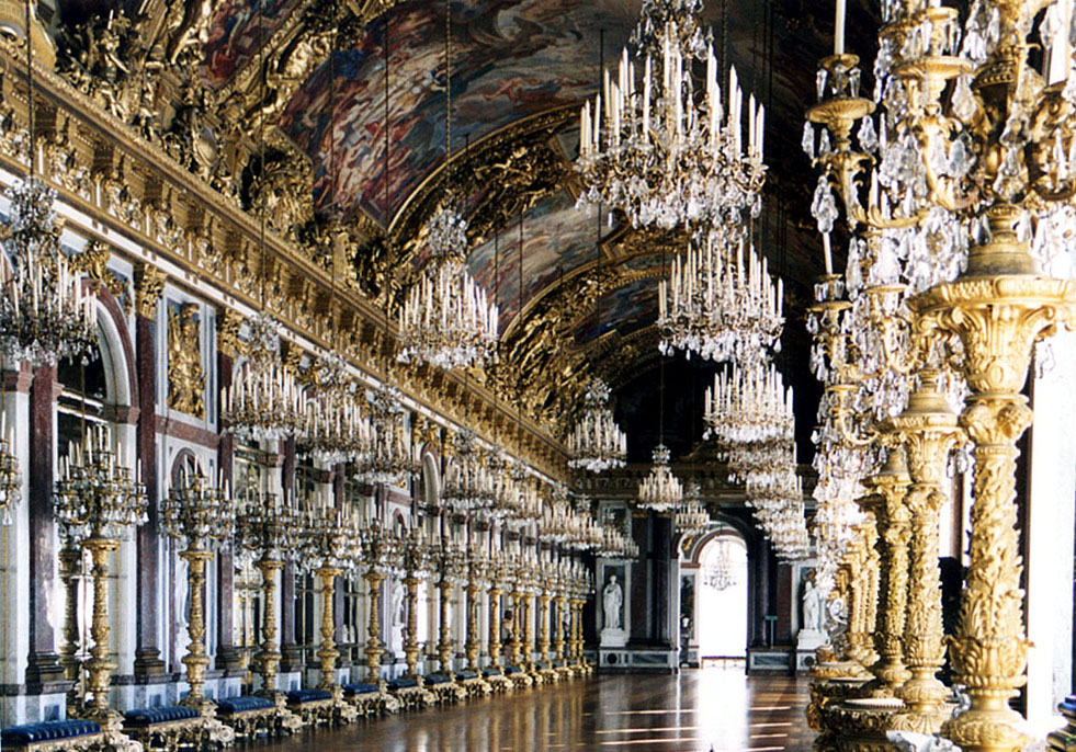 hall_of_mirrors_at_herrenchiemsee_castle_from_wiki_commons.jpg (large)