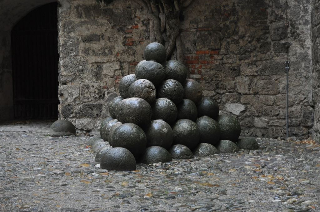 2009_07_18_germany_burghausen_castle_130_innermost_courtyard_51.jpg (large)