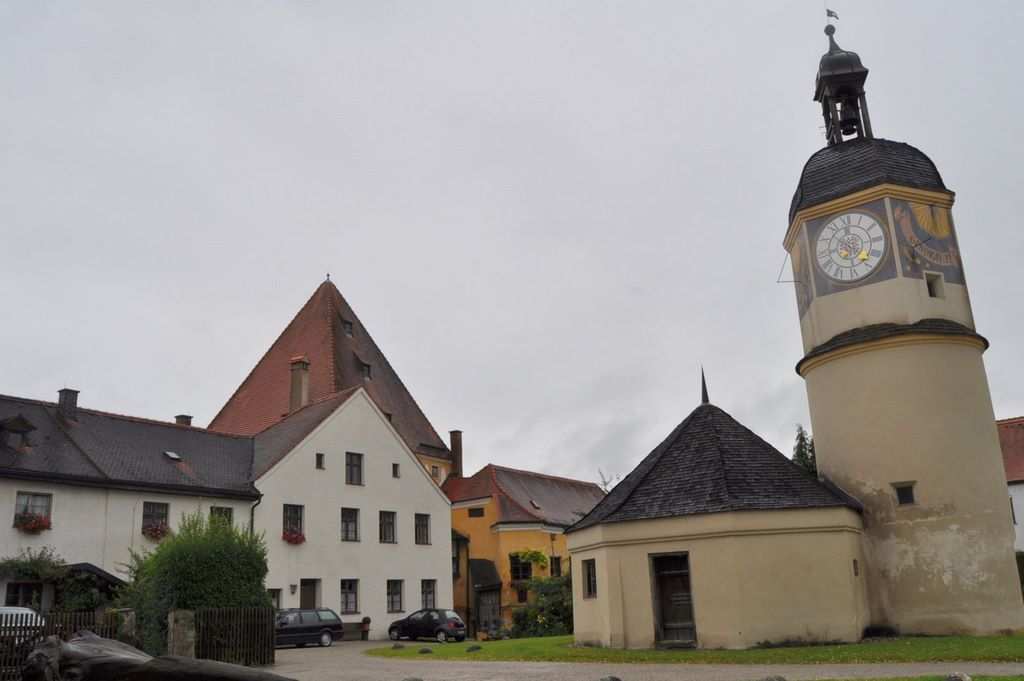 2009_07_18_germany_burghausen_castle_20_upload_6th_courtyard.jpg (large)