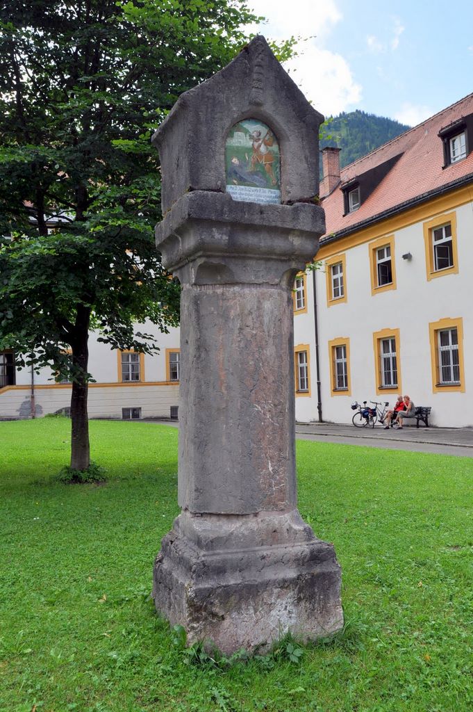 2009_07_24_germany_bavaria_ettal_abbey_195_swedish_column.jpg (large)