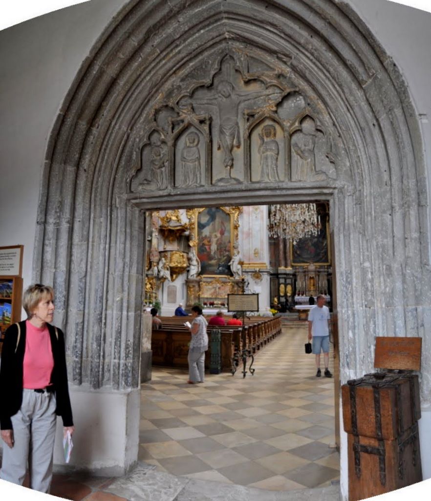 2009_07_24_germany_bavaria_ettal_abbey_28_stitched_vertical_portal.jpg (large)